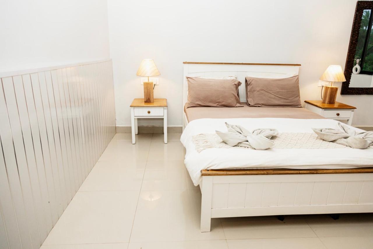 Fourteen Pods By The Sea Hotel Morjim Exterior foto