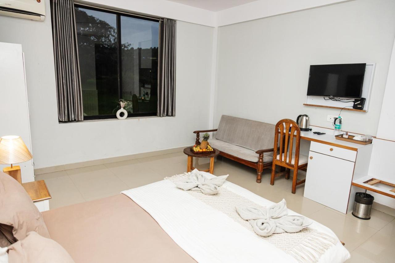 Fourteen Pods By The Sea Hotel Morjim Exterior foto