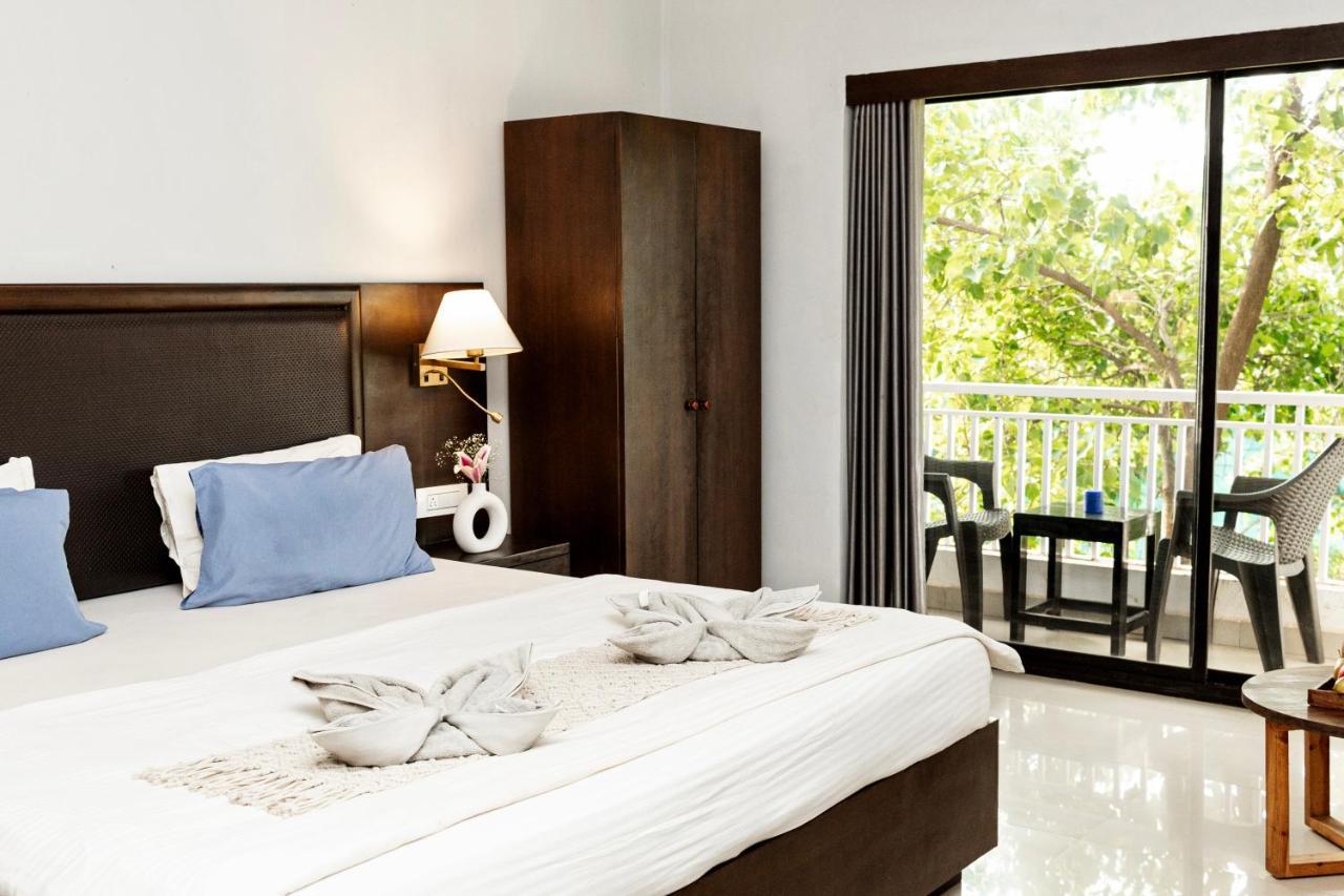 Fourteen Pods By The Sea Hotel Morjim Exterior foto